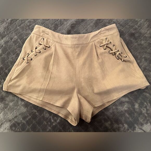 E Lady Pants - Vintage Tan High Rise Shorts